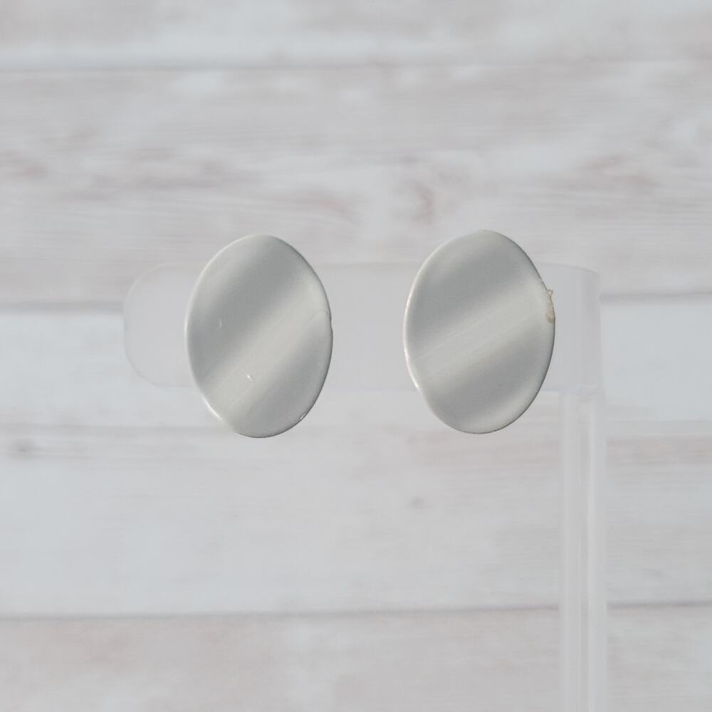 Vintage Clip On Earrings Wavy Grey Oval 1" - Fair Condition
